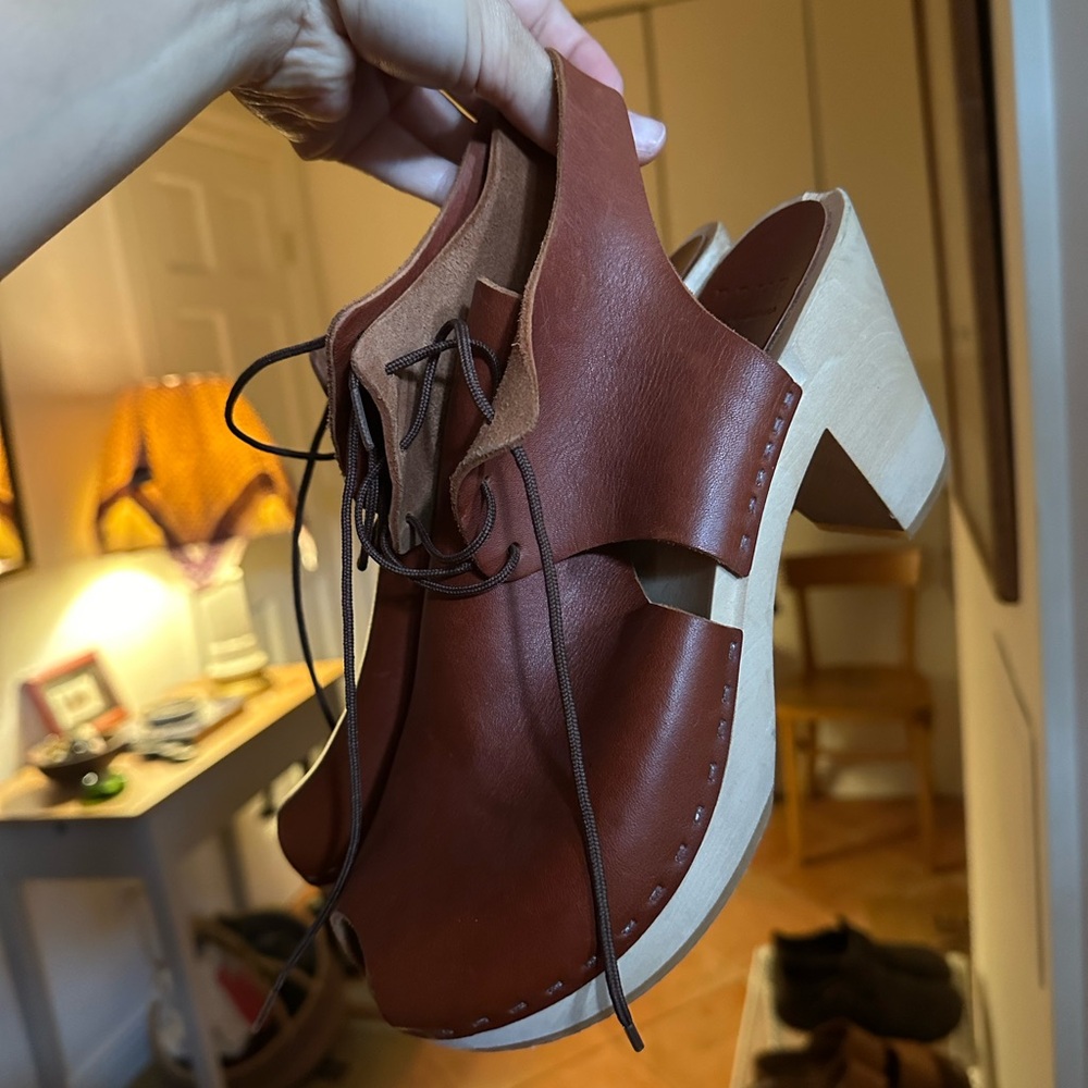 Bryr Clogs - image 4